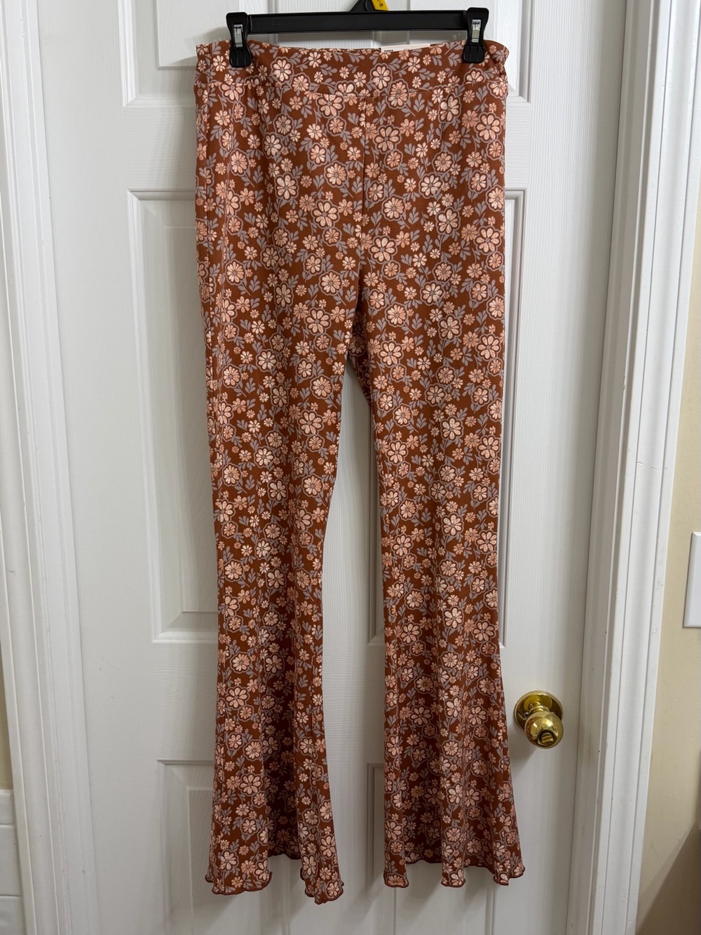 SO Rust Floral High Rise Flare With Lettuce Trim Stretch Pants | M